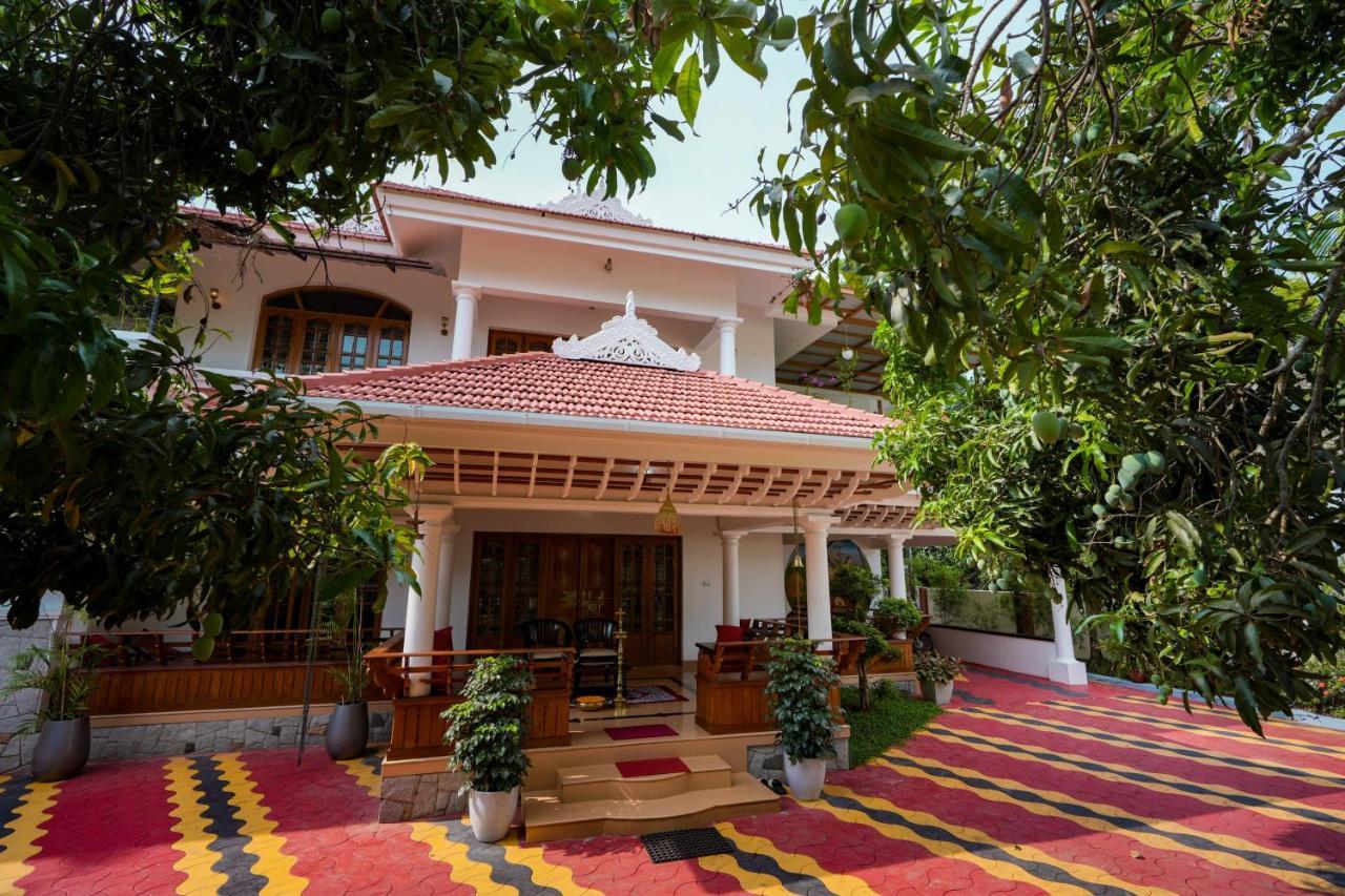 Parudeesa - Heavenly- Luxurious Palace Look-Near Cbd - Kerala - India With Breakfast Kāladi المظهر الخارجي الصورة
