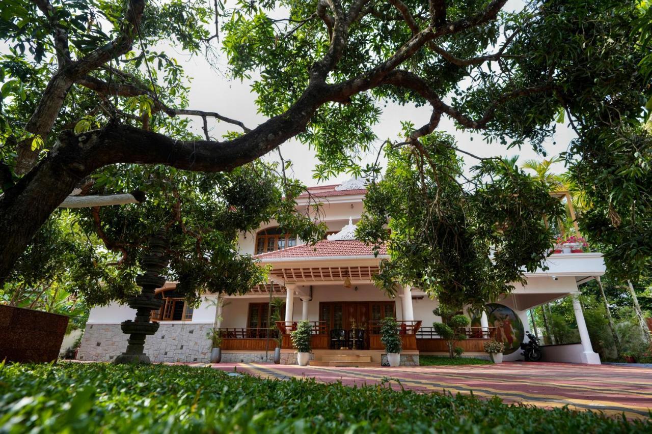 Parudeesa - Heavenly- Luxurious Palace Look-Near Cbd - Kerala - India With Breakfast Kāladi المظهر الخارجي الصورة